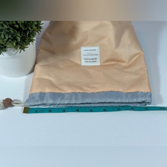 Wind BLOWS RIVER FLOWS Multifunction Drawstring Travel Cosmetics Toiletries Bag - Picture 6 of 8